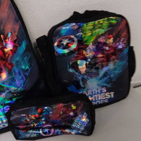 Marvel Avengers Assemble, 3 Bags Set - Picture 3 of 3